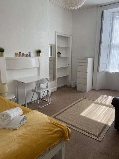 Room Clerk Street in City of Edinburgh