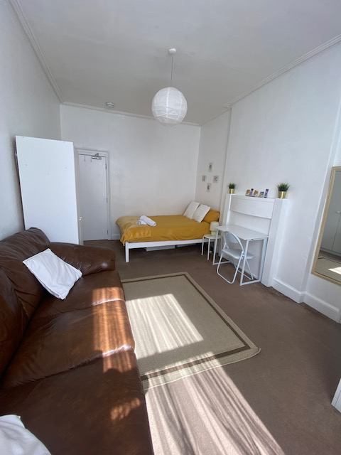 Room Clerk Street in City of Edinburgh