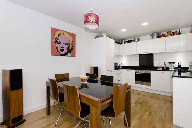 Flat Holloway Road in Greater London