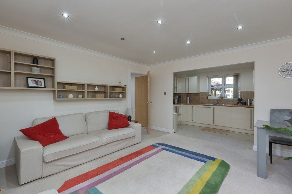 Flat Old Mill Close in Sevenoaks