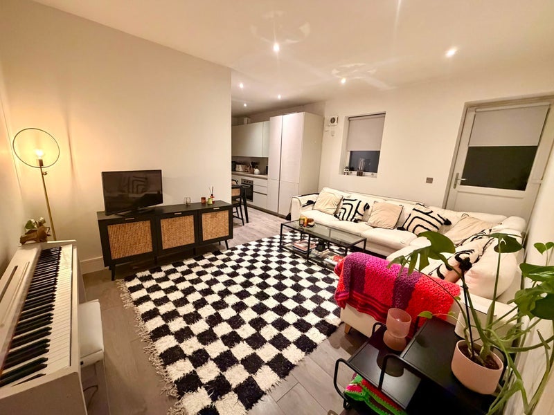 Room West End Lane in Greater London