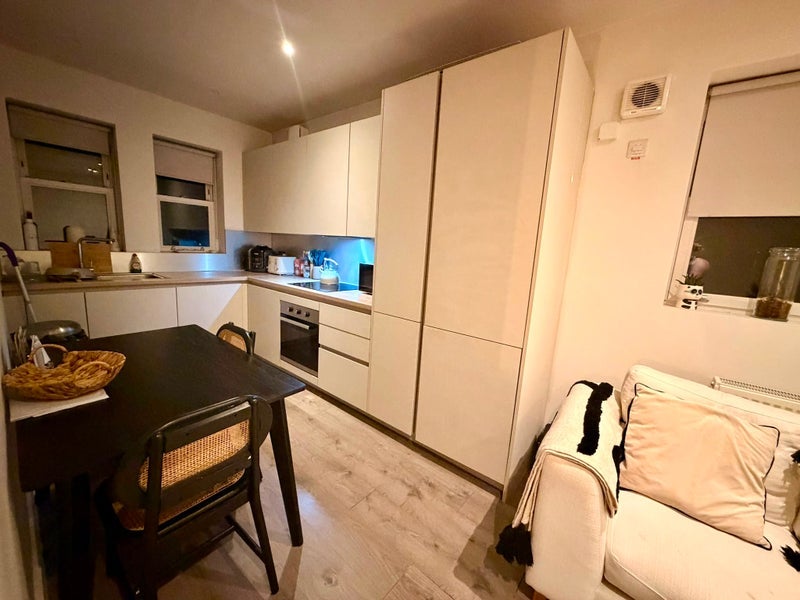 Room West End Lane in Greater London