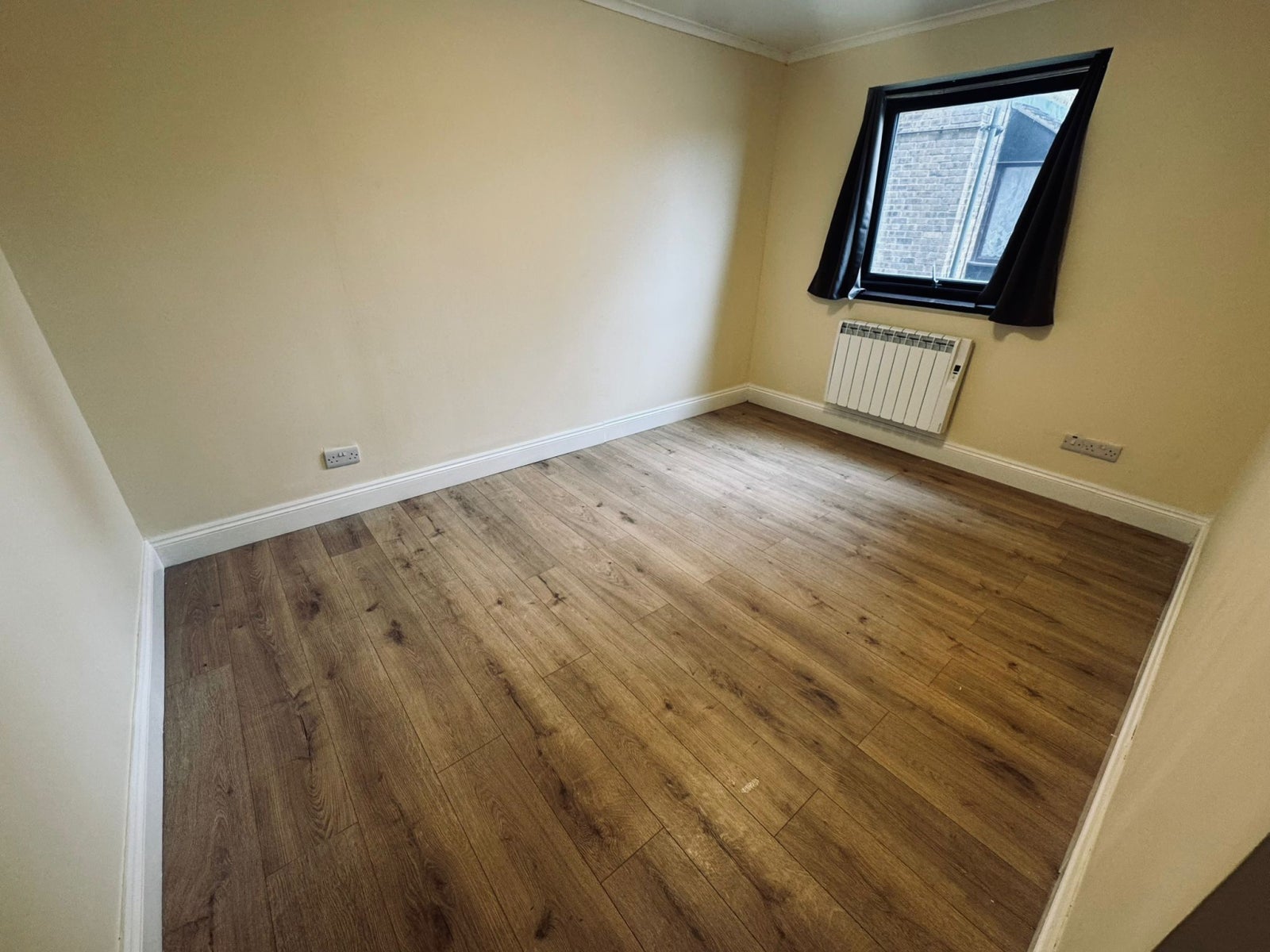 Flat Gurney Close in Greater London