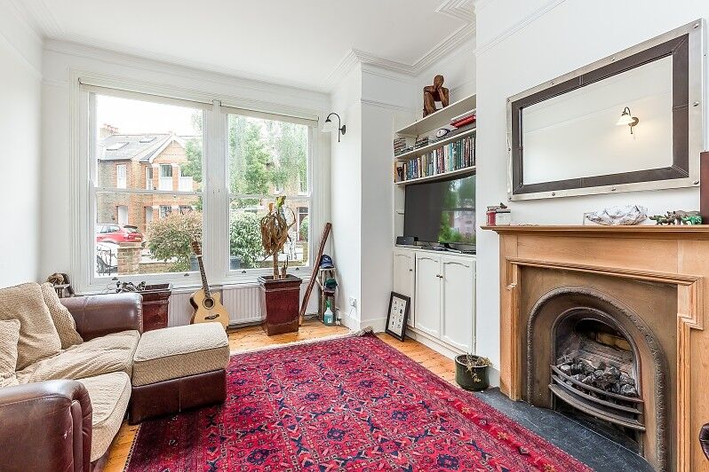 Flat Selwyn Avenue in Greater London
