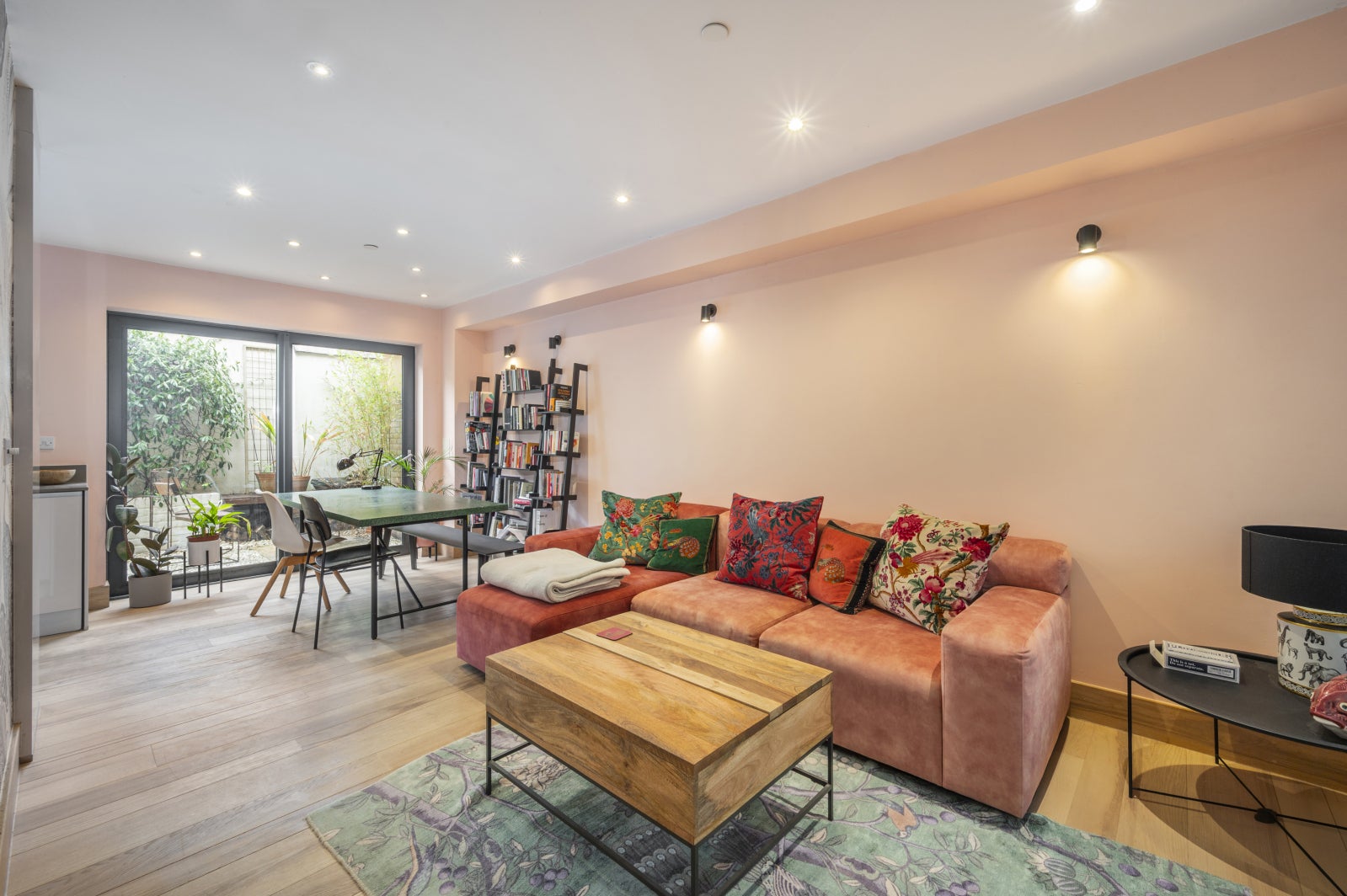 House Crayford Road in Greater London