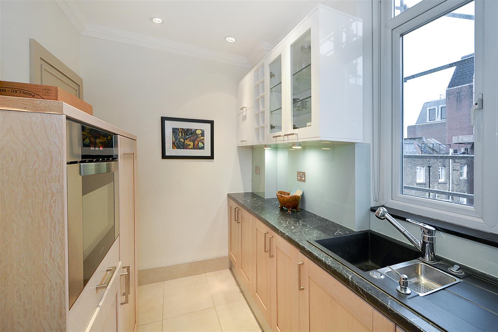 Flat Montagu Mansions in London