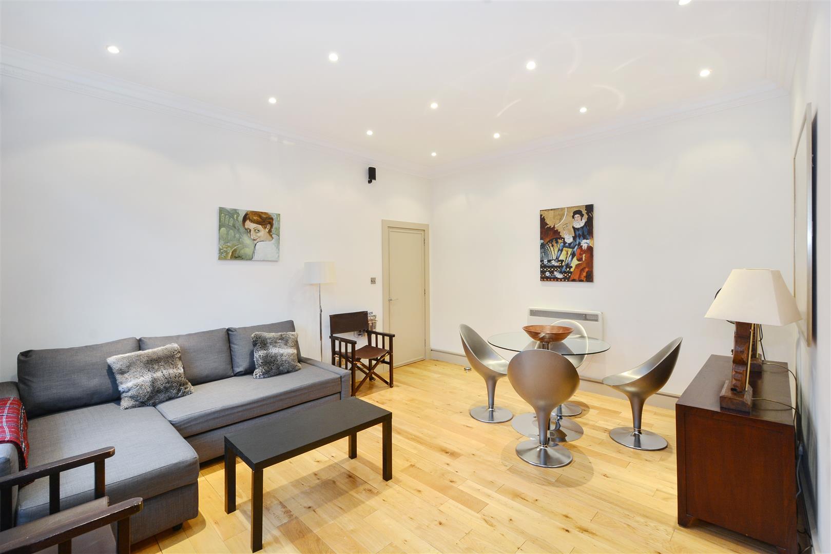 Flat Montagu Mansions in London