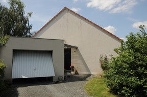 House Rue du Champ de Foire in Saint-Christophe-en-Bazelle