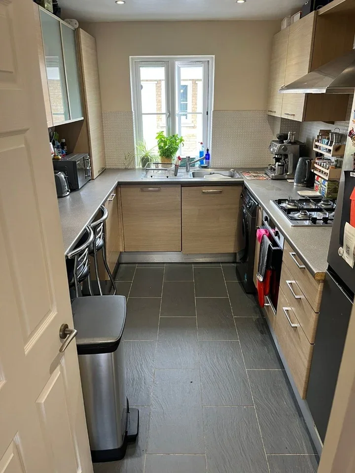 Flat Crofton Avenue in Greater London