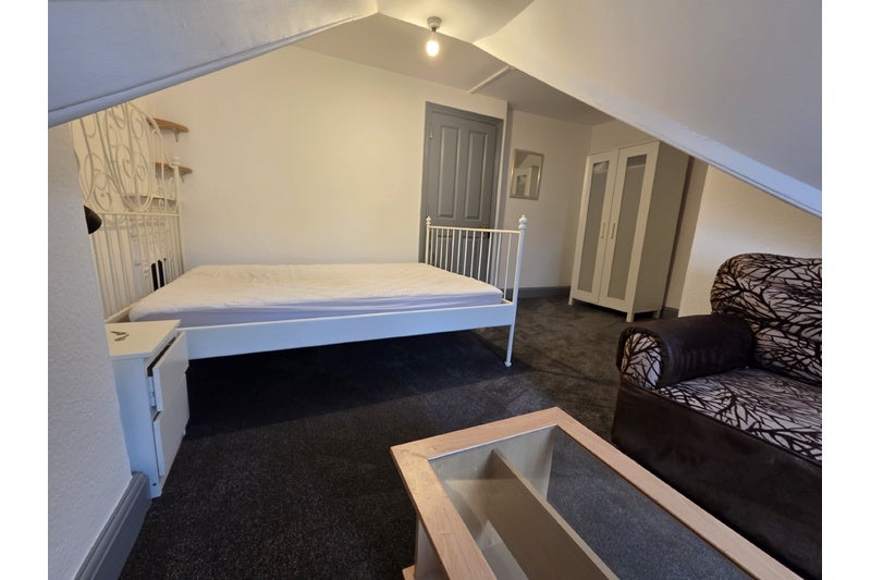 Room Wembdon Road in Bridgwater