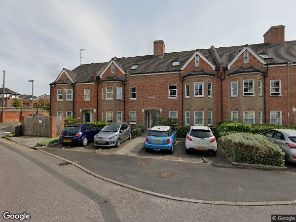 Flat Old School Close in Guildford