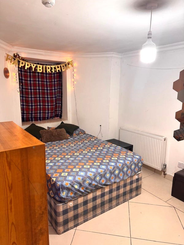 Room Egerton Road North in Manchester