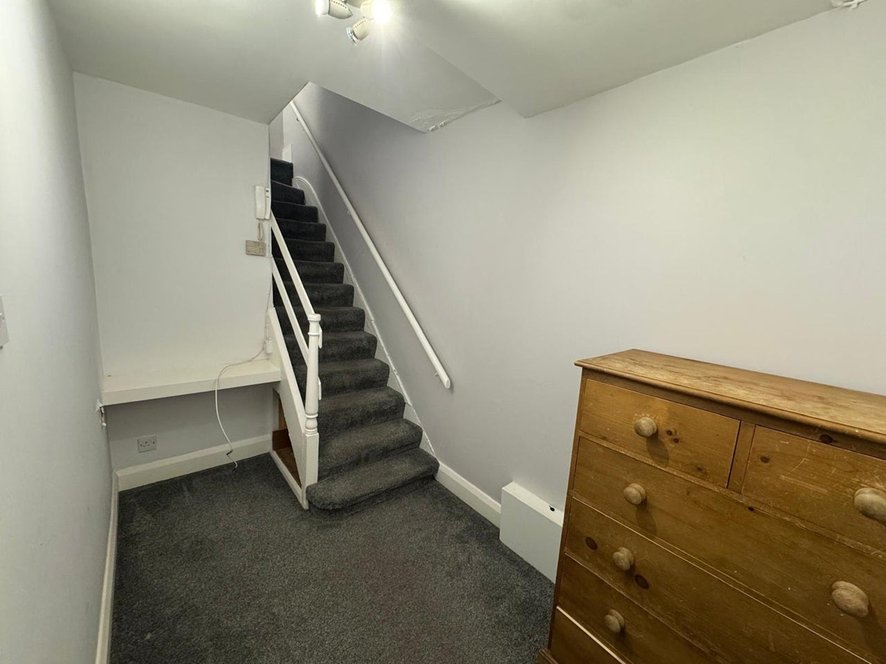 Flat Holloway Road in Greater London