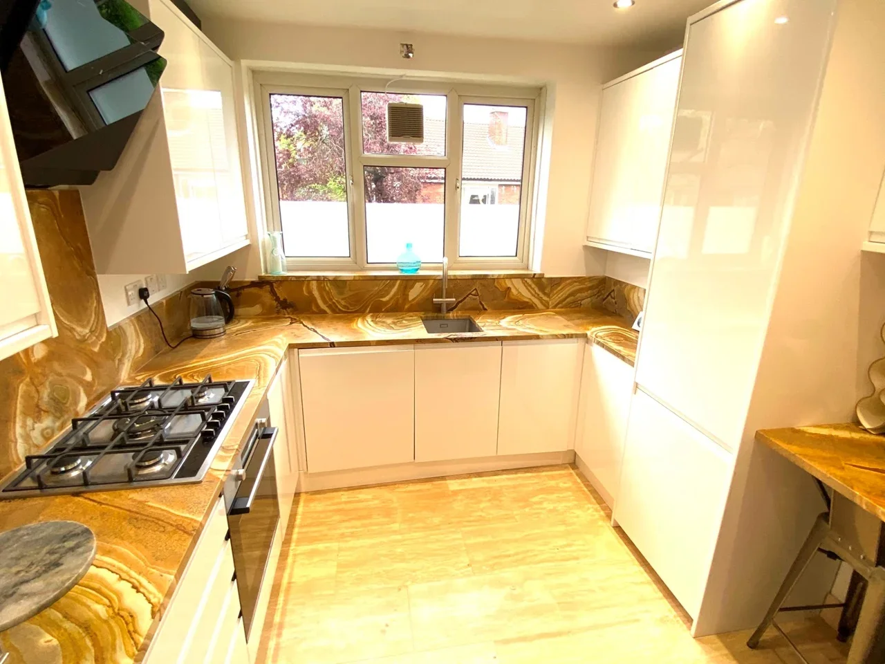 Flat Luscombe Way in Greater London