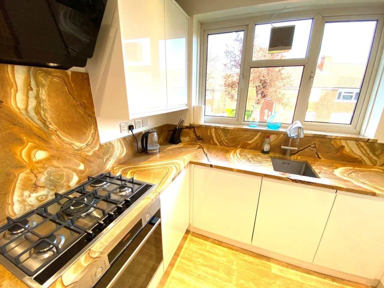 Flat Luscombe Way in Greater London
