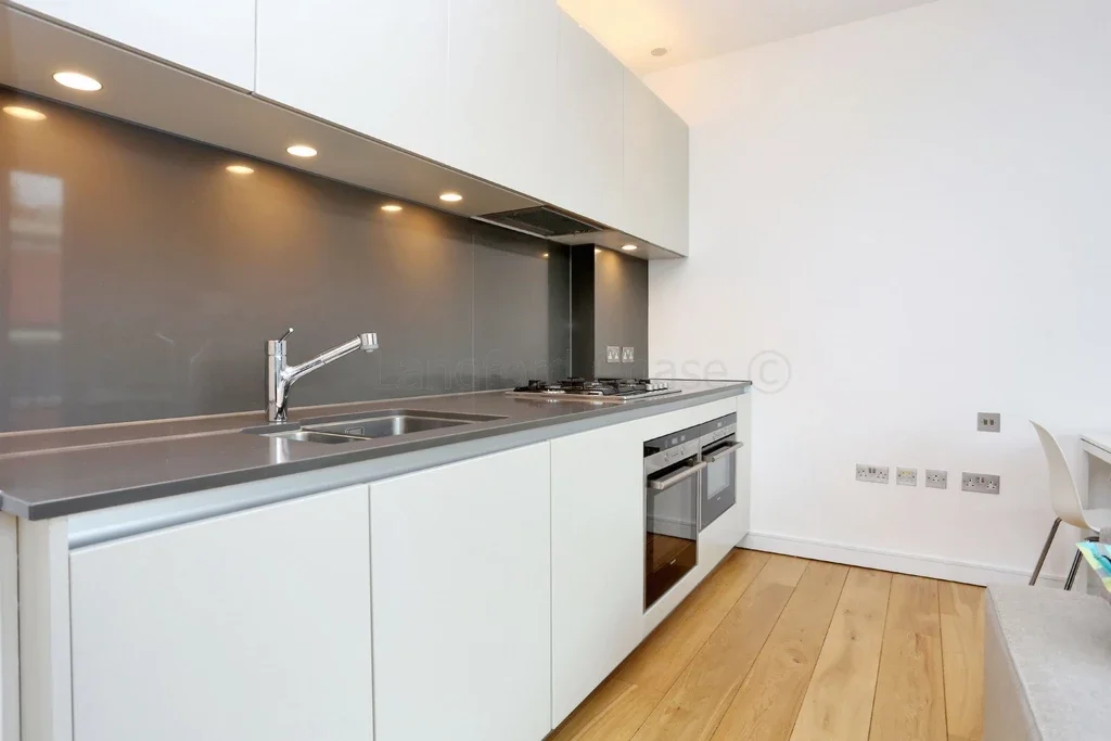 Flat New Globe Walk in Greater London