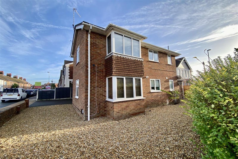 Flat Penfold Road in Worthing
