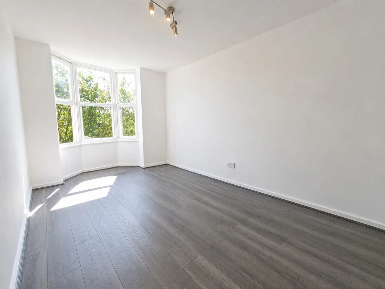 Flat Watermint Quay in Greater London