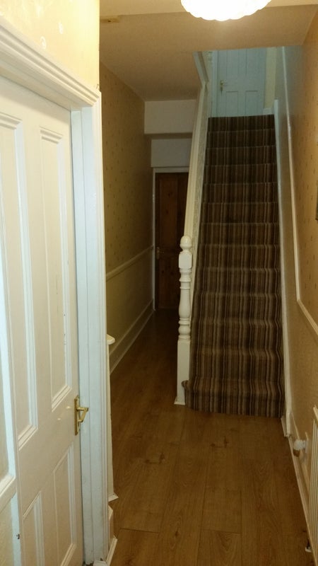 Room Woodville Road in Greater London