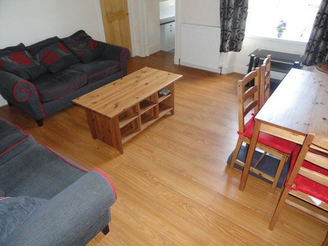 Flat Elmfield Place in Aberdeen City