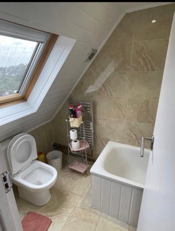 Room Hemlock Road in Greater London
