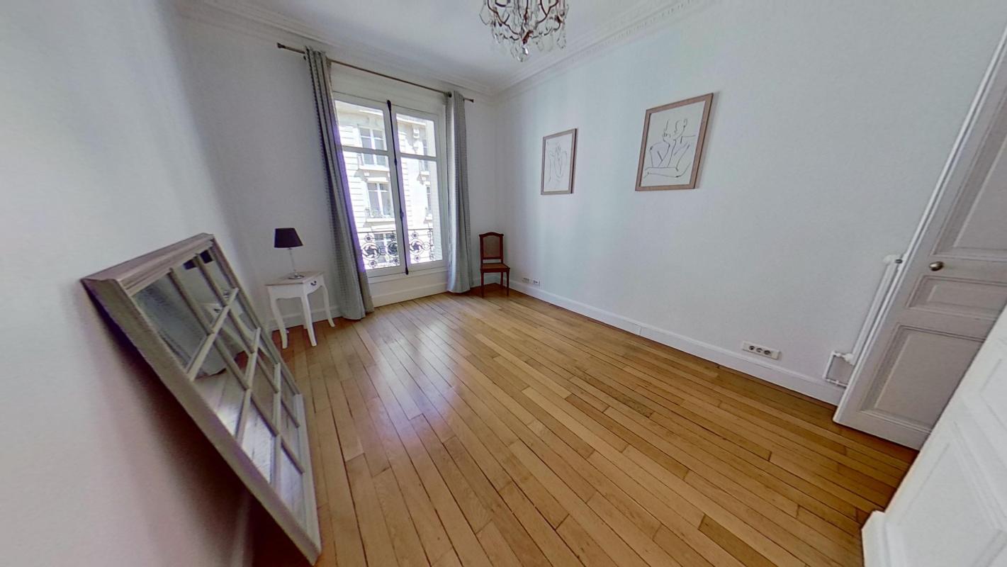 Appartement Avenue de Versailles à Paris