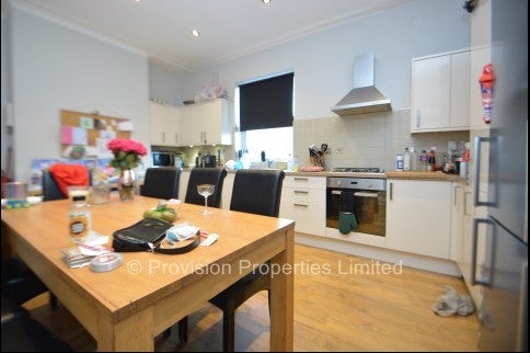 Flat Carberry Road in Leeds