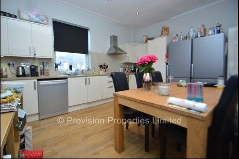 Flat Carberry Road in Leeds