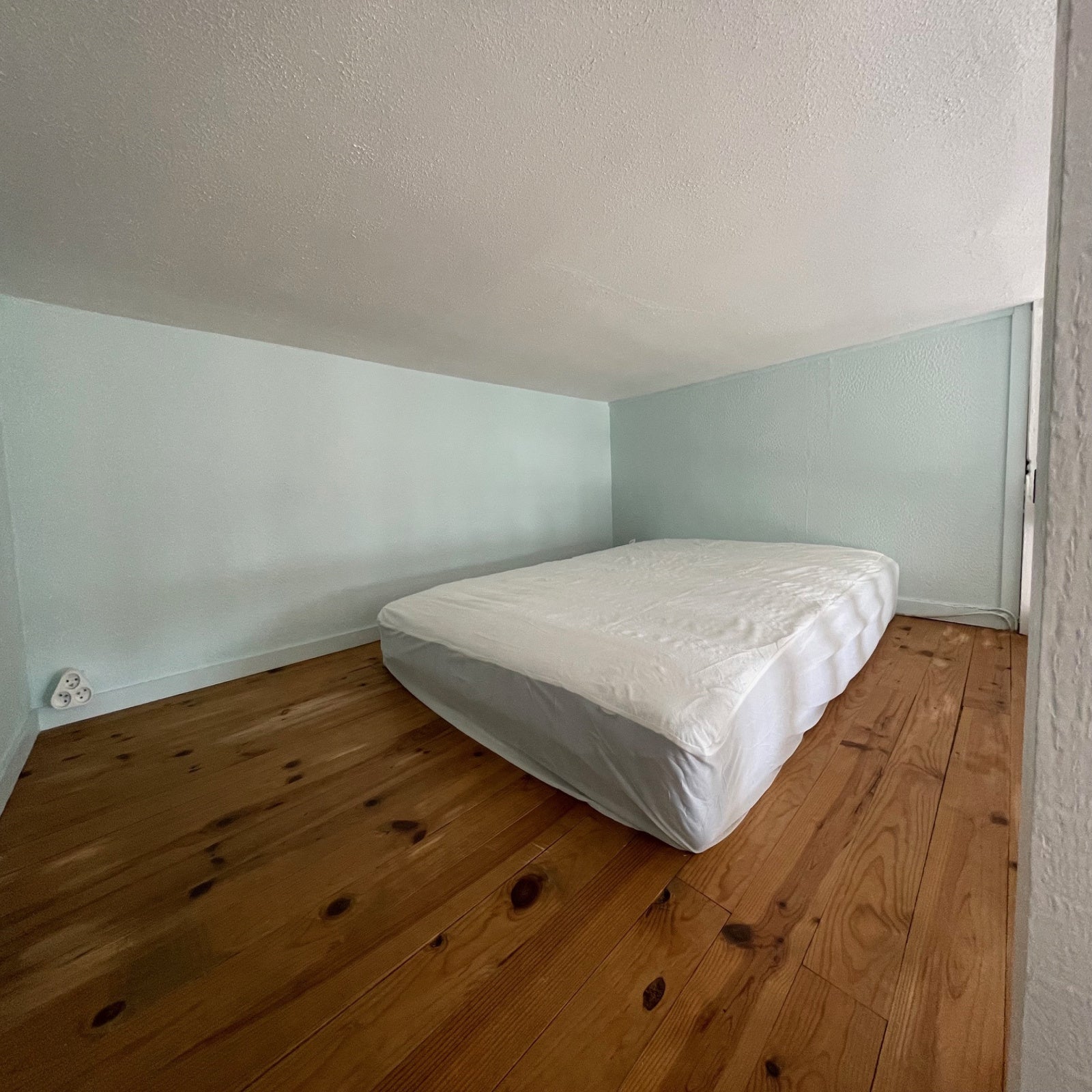 Chambre Place d'Arsonval à Lyon