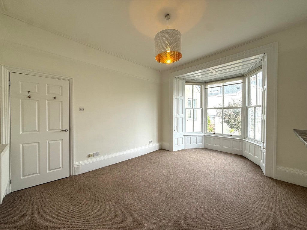 Flat Radford Road in Exeter