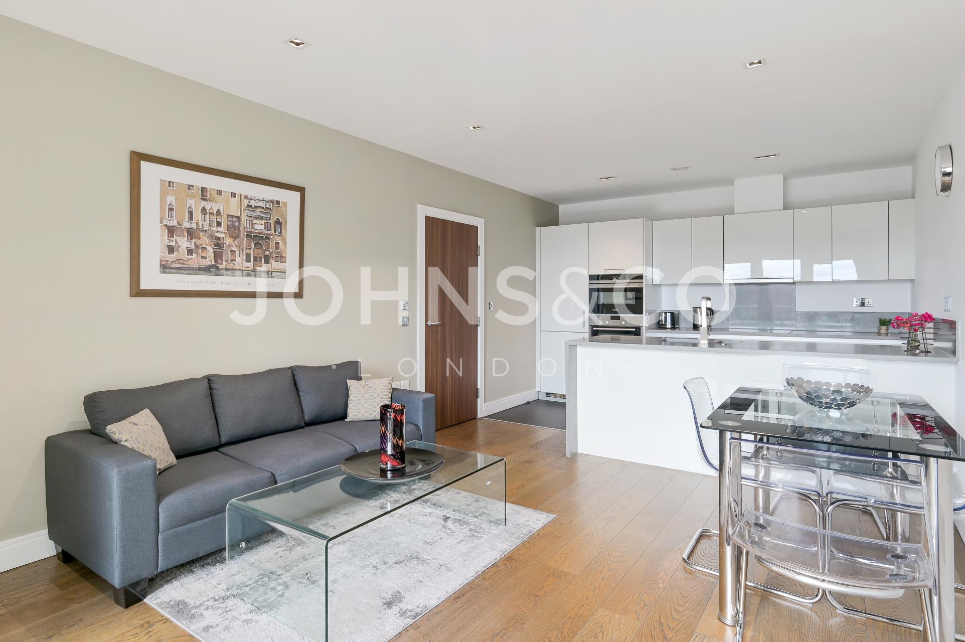 Flat Longfield Avenue in Greater London