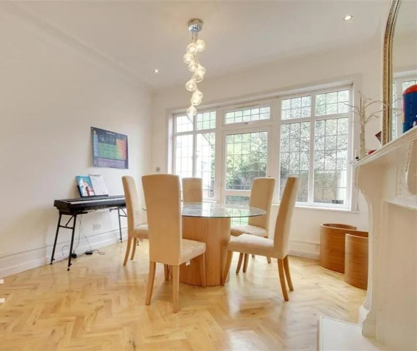 House Mornington Avenue in Greater London