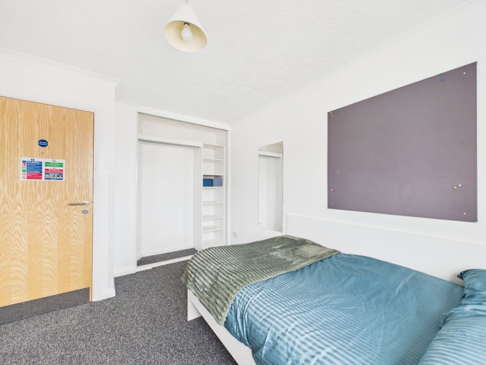 Room Pin Hill in Canterbury