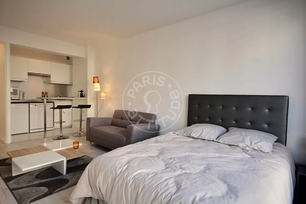 Appartement Avenue Paul Doumer à Paris