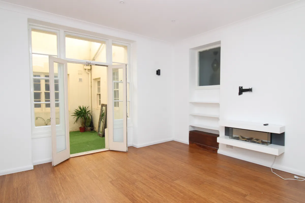 Flat Adelaide Crescent in Hove