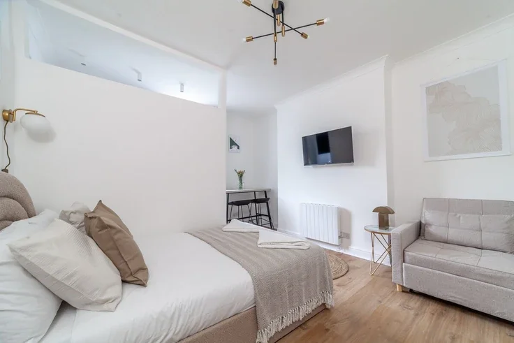 Flat Finsbury Park Road in Greater London