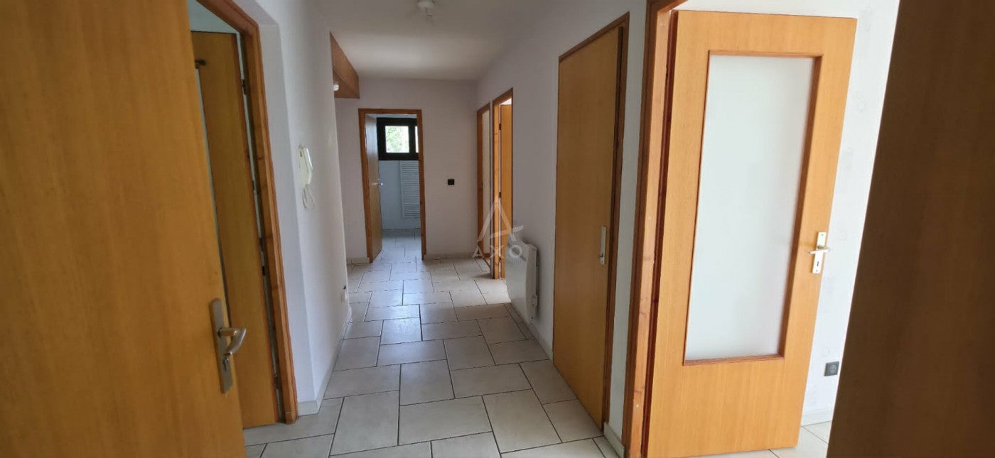 Appartement Place de la Mairie à Gilly-sur-Isère