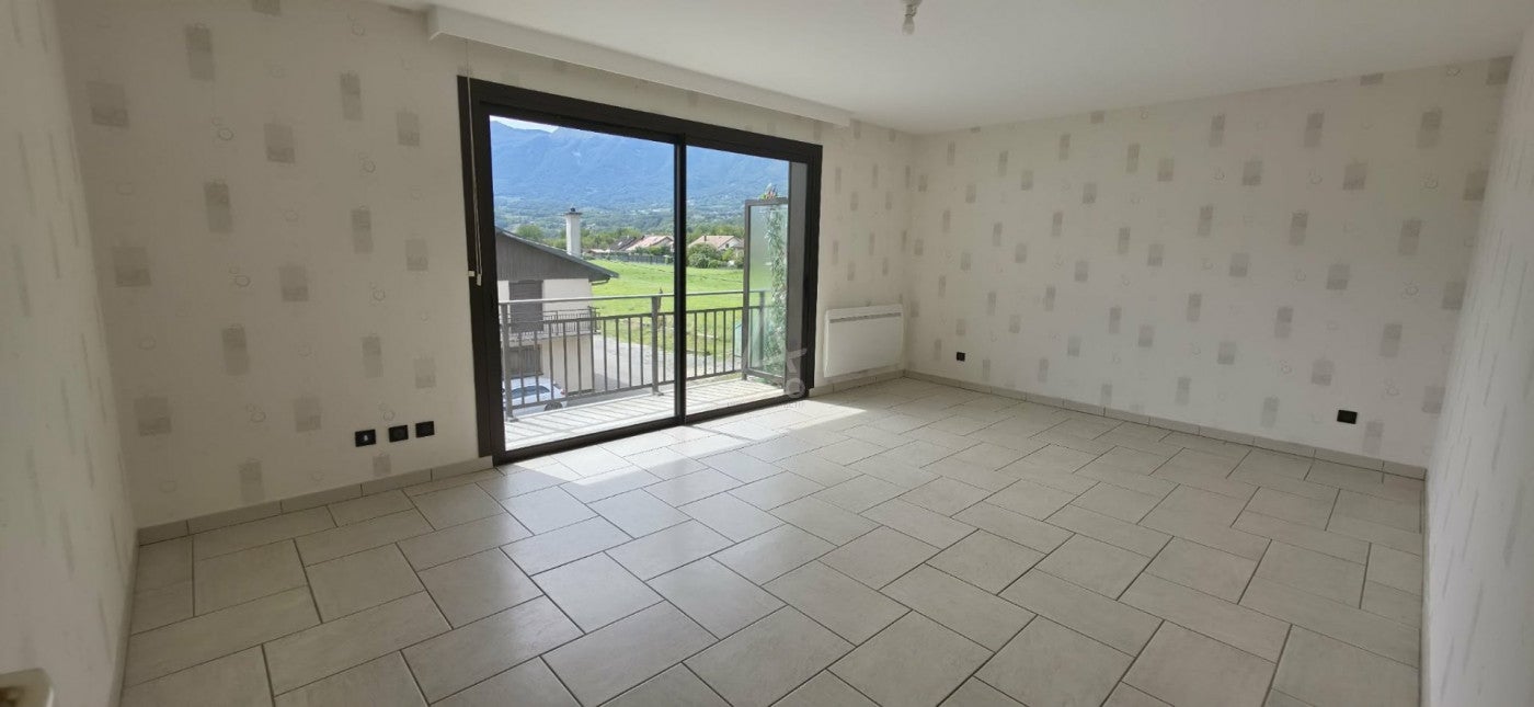Appartement Place de la Mairie à Gilly-sur-Isère