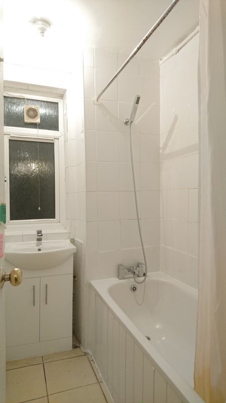 Room Ernest Street in Greater London