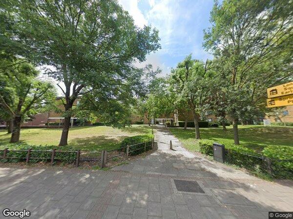 Flat Maskell Road in Greater London