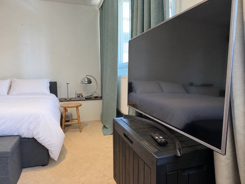 Room Upper Ground in Greater London