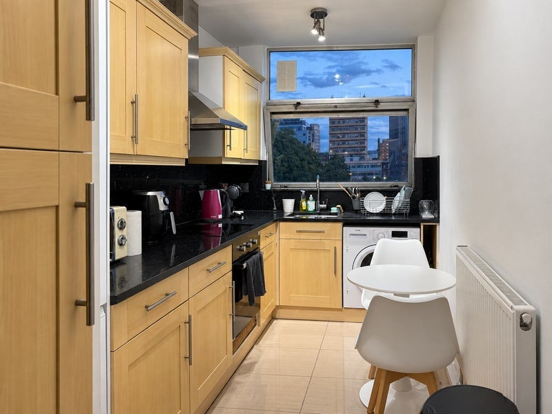Room Upper Ground in Greater London