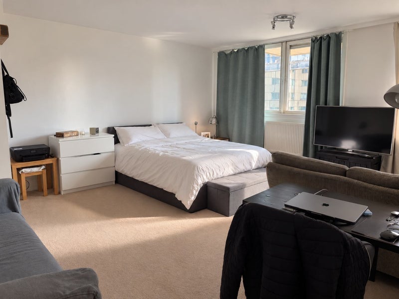 Room Upper Ground in Greater London