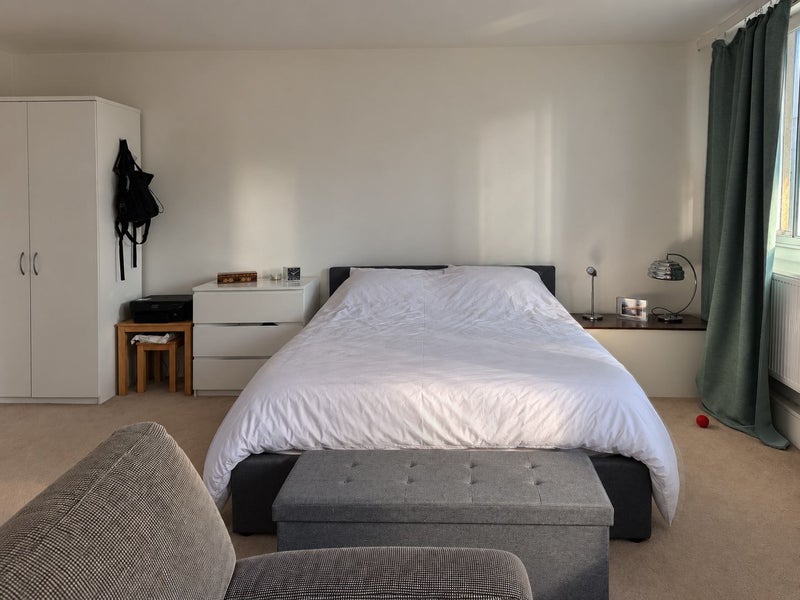 Room Upper Ground in Greater London