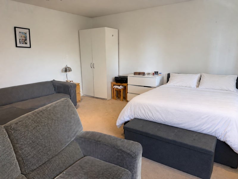 Room Upper Ground in Greater London