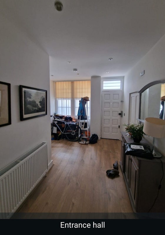 Room Cottesmore Gardens in Greater London