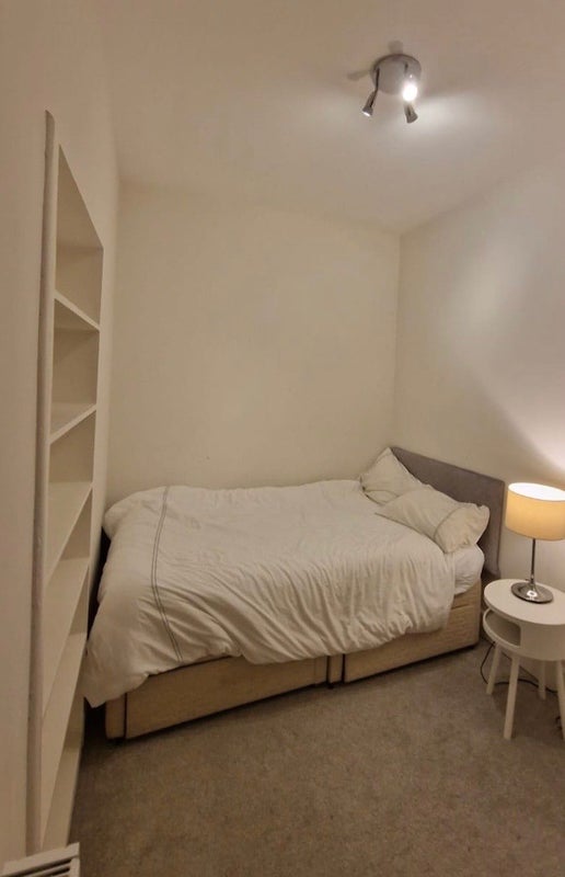 Room Cottesmore Gardens in Greater London