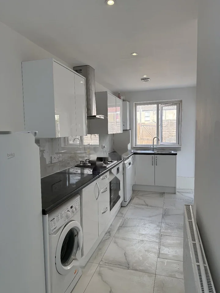 House Rosebery Avenue in Greater London