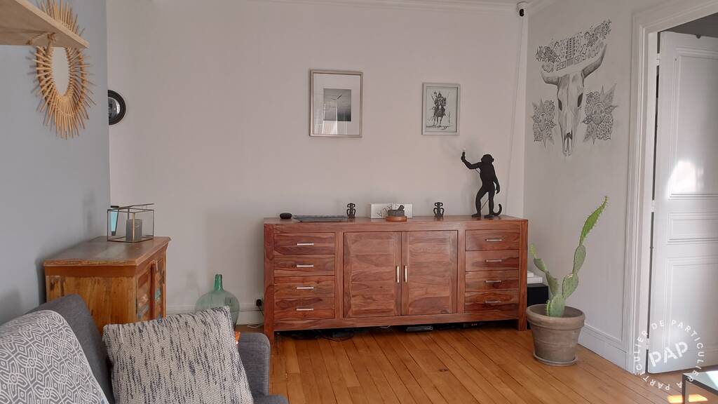 Flat Rue Antoinette Fouque in Paris