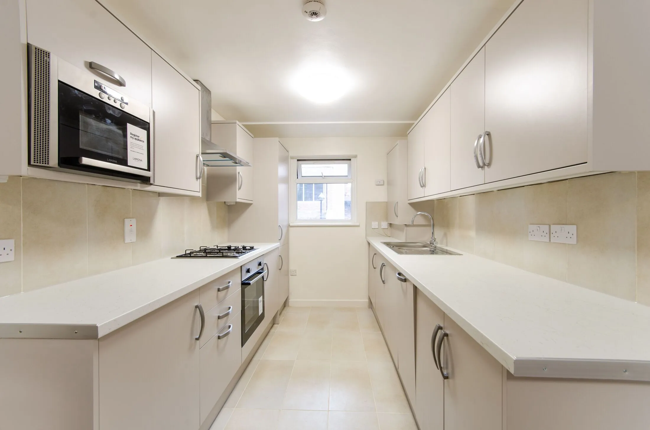 Flat Sandall Close in Greater London